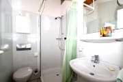Ferienwohnung 2 Schlafzimmer 2, Bad